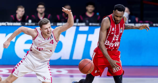 成千上万的 成千上万的